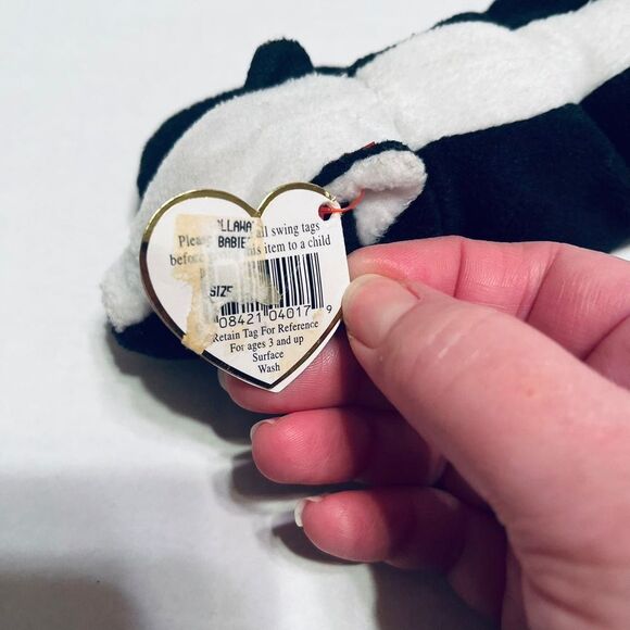 Ty Beanie Babies Stinky The Skunk. Preowned. Ear tag isn't perfect. - Picture 6 of 11